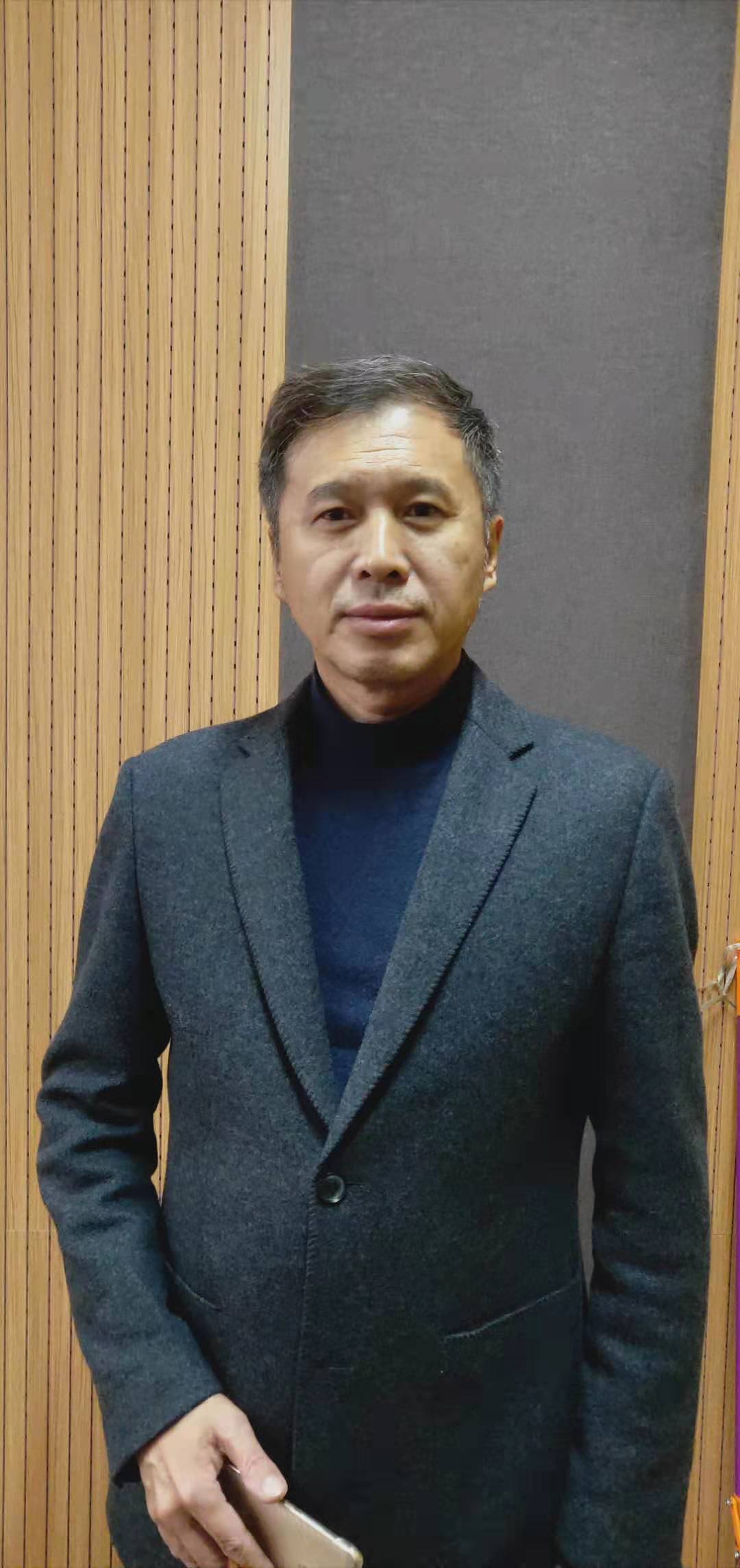 苏广勇老师照片1.jpg